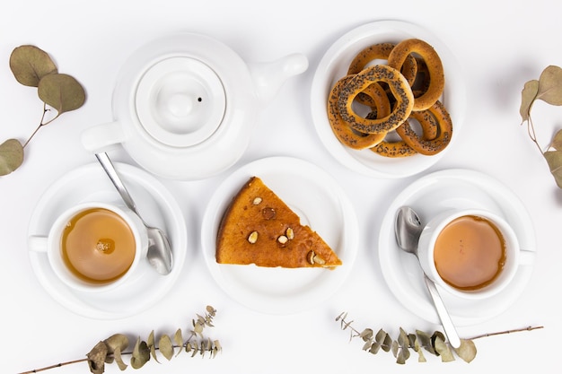 Kadr z kuchni, stół z potrawami